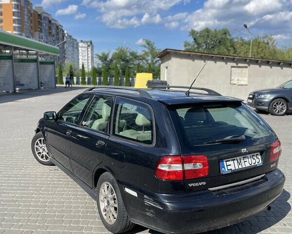 Черный Вольво В40, объемом двигателя 1.8 л и пробегом 275 тыс. км за 3800 $, фото 3 на Automoto.ua