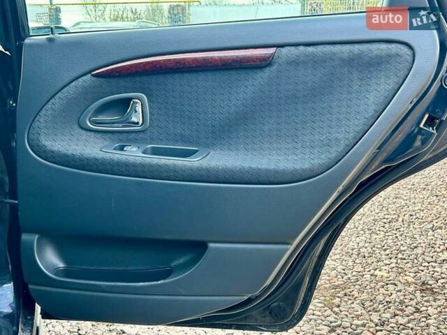 Черный Вольво В40, объемом двигателя 1.9 л и пробегом 240 тыс. км за 3500 $, фото 24 на Automoto.ua