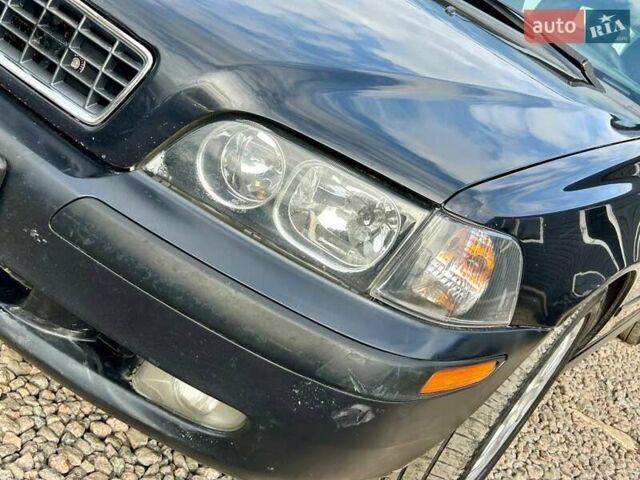 Черный Вольво В40, объемом двигателя 1.9 л и пробегом 240 тыс. км за 3500 $, фото 8 на Automoto.ua
