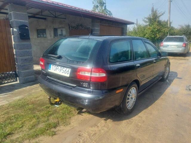 Вольво В40 2004 в Ровно на Automoto.ua Черный Вольво В40, объемом двигателя 1.9 л и пробегом 330 тыс. км за 1987 $, фото 6 на Automoto.ua