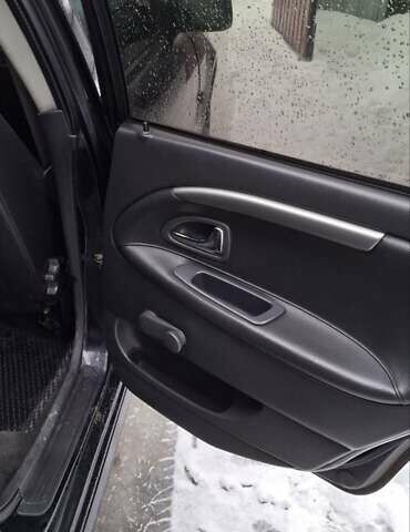 Черный Вольво В40, объемом двигателя 1.9 л и пробегом 276 тыс. км за 4300 $, фото 17 на Automoto.ua