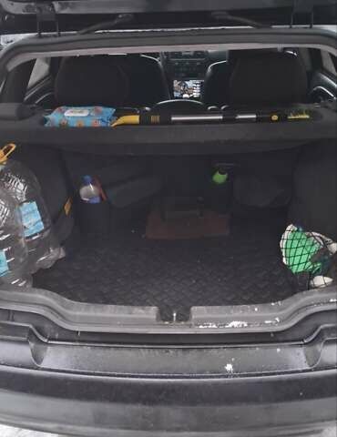 Черный Вольво В40, объемом двигателя 1.9 л и пробегом 276 тыс. км за 4300 $, фото 5 на Automoto.ua