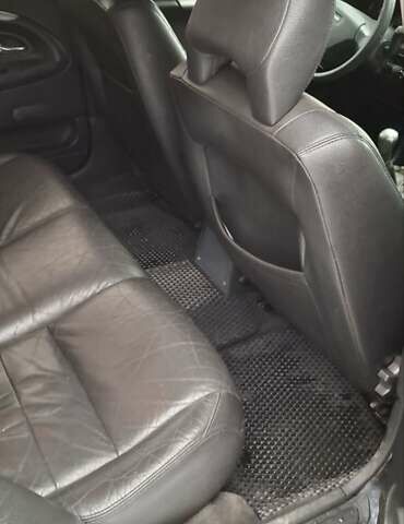 Черный Вольво В40, объемом двигателя 1.9 л и пробегом 276 тыс. км за 4300 $, фото 18 на Automoto.ua