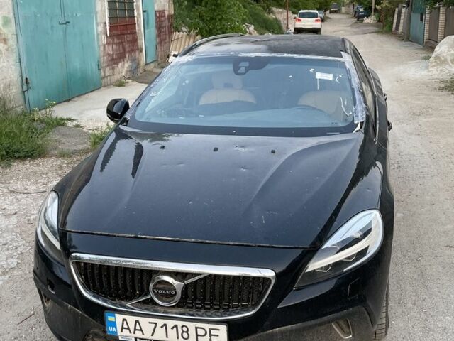 Чорний Вольво V40, об'ємом двигуна 2 л та пробігом 113 тис. км за 6500 $, фото 2 на Automoto.ua