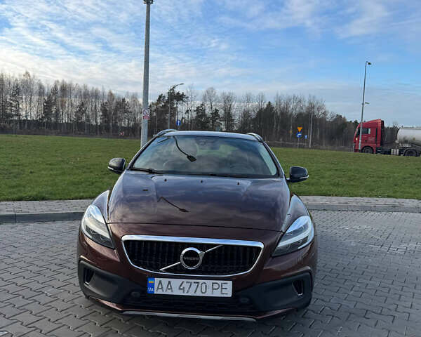 Коричневый Вольво В40, объемом двигателя 1.97 л и пробегом 85 тыс. км за 15999 $, фото 4 на Automoto.ua