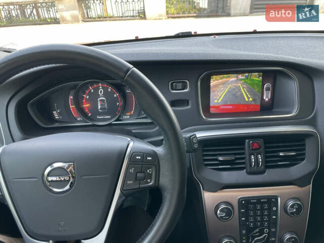 Красный Вольво В40, объемом двигателя 1.5 л и пробегом 56 тыс. км за 16900 $, фото 29 на Automoto.ua