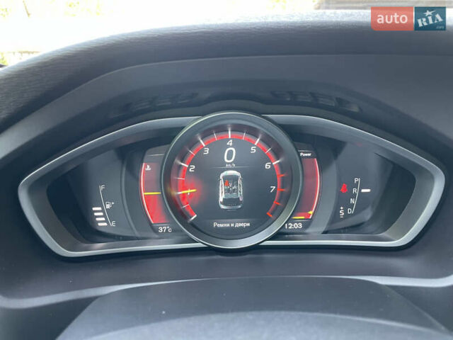 Красный Вольво В40, объемом двигателя 1.5 л и пробегом 56 тыс. км за 16900 $, фото 27 на Automoto.ua