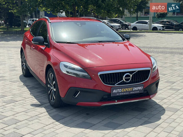 Красный Вольво В40, объемом двигателя 1.5 л и пробегом 56 тыс. км за 16900 $, фото 2 на Automoto.ua
