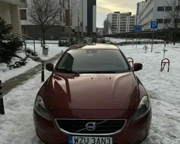 Червоний Вольво V40, об'ємом двигуна 0.16 л та пробігом 160 тис. км за 8500 $, фото 2 на Automoto.ua