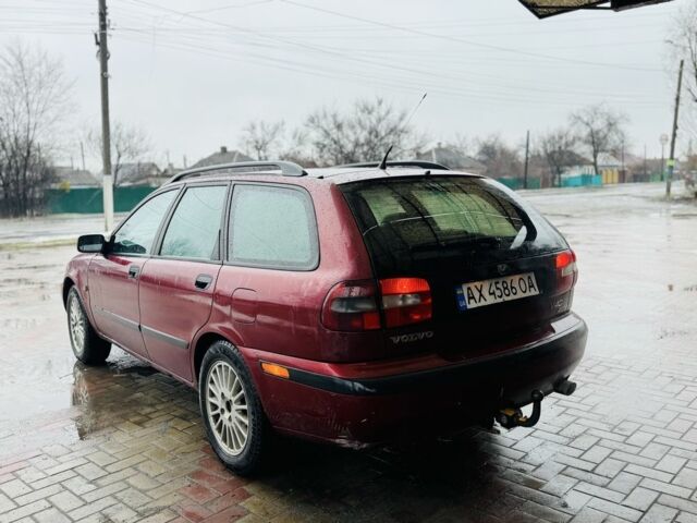 Червоний Вольво V40, об'ємом двигуна 1.8 л та пробігом 350 тис. км за 1450 $, фото 6 на Automoto.ua