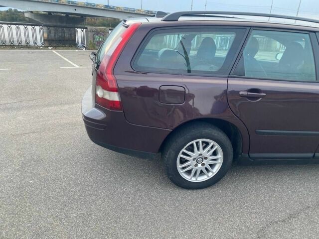 Червоний Вольво V40, об'ємом двигуна 1.6 л та пробігом 325 тис. км за 7300 $, фото 7 на Automoto.ua