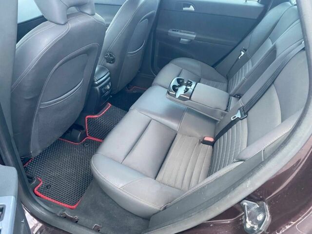 Червоний Вольво V40, об'ємом двигуна 1.6 л та пробігом 325 тис. км за 7300 $, фото 12 на Automoto.ua
