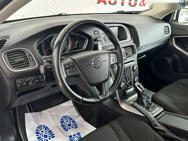 Вольво В40, объемом двигателя 2 л и пробегом 183 тыс. км за 13450 $, фото 12 на Automoto.ua