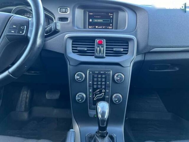 Вольво В40, объемом двигателя 1.6 л и пробегом 307 тыс. км за 8900 $, фото 19 на Automoto.ua