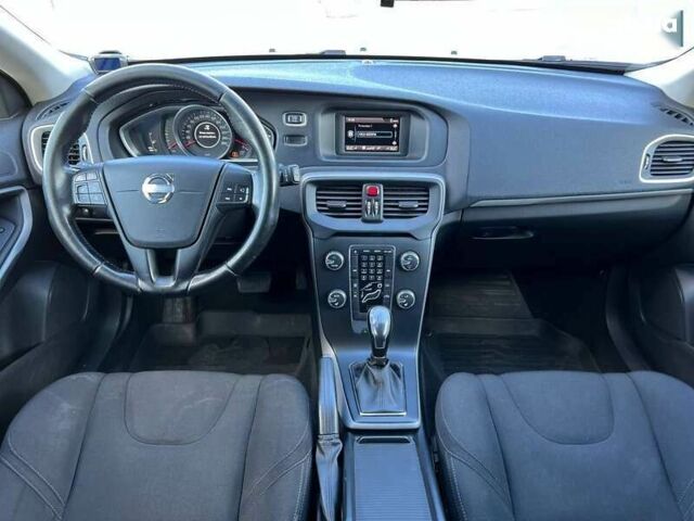 Вольво В40, объемом двигателя 1.6 л и пробегом 307 тыс. км за 8900 $, фото 17 на Automoto.ua