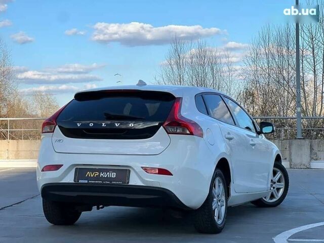 Вольво В40, объемом двигателя 1.6 л и пробегом 307 тыс. км за 8900 $, фото 11 на Automoto.ua