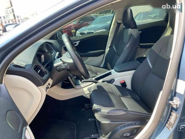 Вольво В40, объемом двигателя 1.6 л и пробегом 97 тыс. км за 12900 $, фото 18 на Automoto.ua