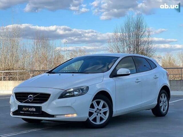 Вольво В40, объемом двигателя 1.6 л и пробегом 307 тыс. км за 8900 $, фото 14 на Automoto.ua