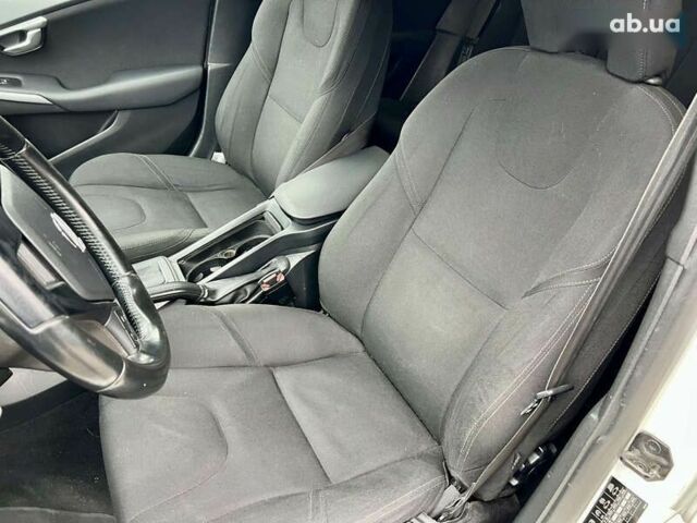 Вольво V40, об'ємом двигуна 1.6 л та пробігом 309 тис. км за 9800 $, фото 17 на Automoto.ua