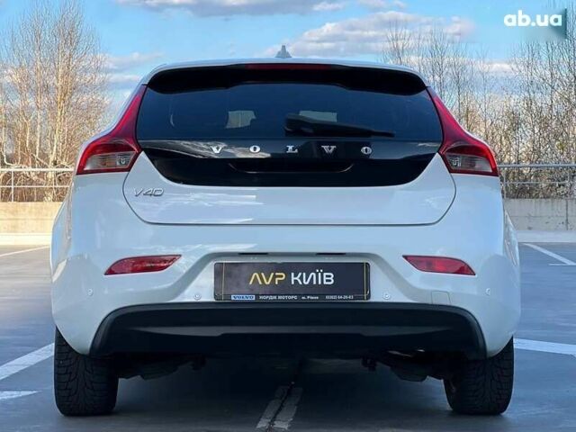 Вольво В40, объемом двигателя 1.6 л и пробегом 307 тыс. км за 8900 $, фото 9 на Automoto.ua