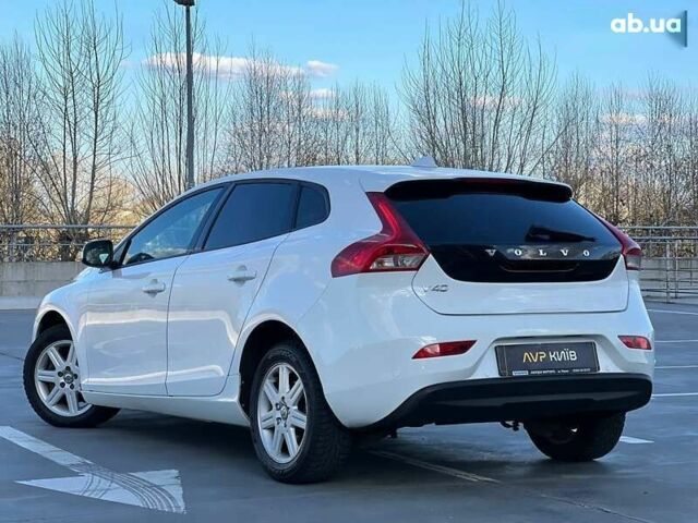 Вольво В40, объемом двигателя 1.6 л и пробегом 307 тыс. км за 8900 $, фото 10 на Automoto.ua