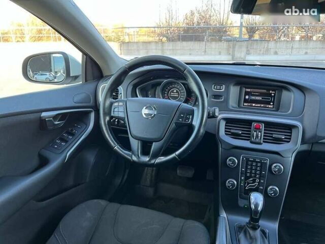 Вольво В40, объемом двигателя 1.6 л и пробегом 307 тыс. км за 8900 $, фото 22 на Automoto.ua