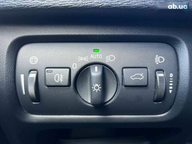 Вольво В40, объемом двигателя 1.6 л и пробегом 307 тыс. км за 8900 $, фото 16 на Automoto.ua