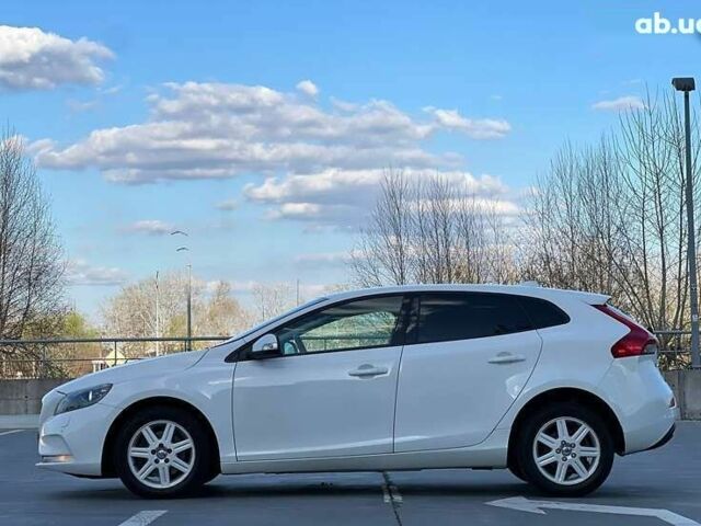 Вольво В40, объемом двигателя 1.6 л и пробегом 307 тыс. км за 8900 $, фото 7 на Automoto.ua