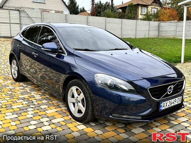 Вольво В40, объемом двигателя 2 л и пробегом 273 тыс. км за 13500 $, фото 1 на Automoto.ua