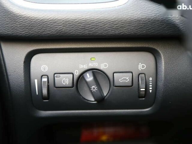 Вольво В40, объемом двигателя 1.6 л и пробегом 144 тыс. км за 11900 $, фото 21 на Automoto.ua