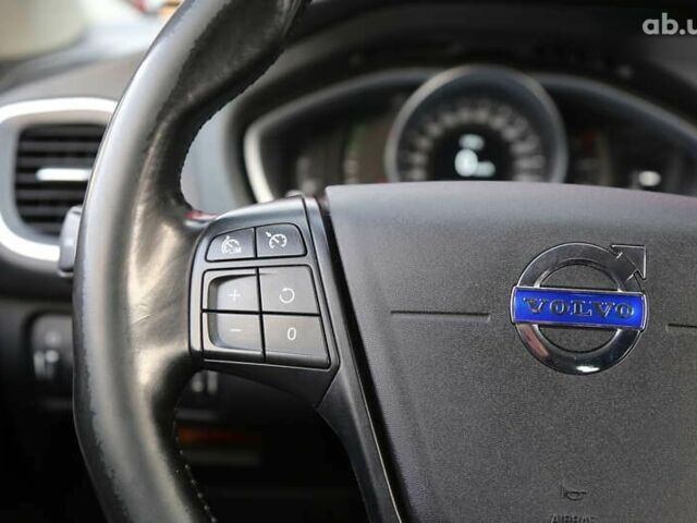 Вольво В40, объемом двигателя 1.6 л и пробегом 144 тыс. км за 11900 $, фото 19 на Automoto.ua