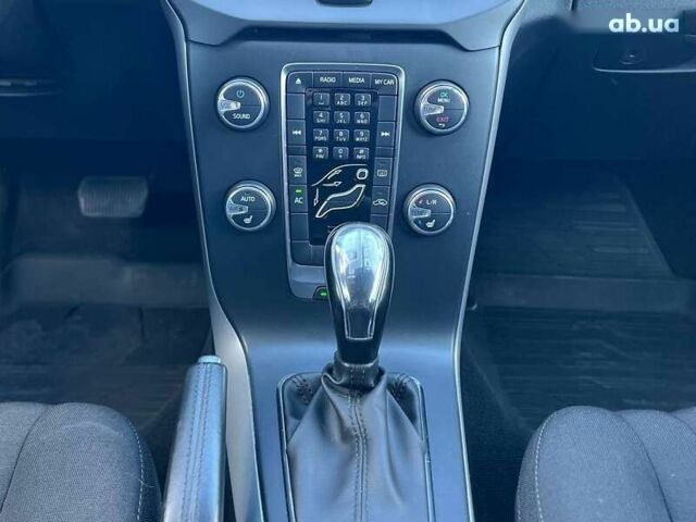 Вольво В40, объемом двигателя 1.6 л и пробегом 307 тыс. км за 8900 $, фото 21 на Automoto.ua
