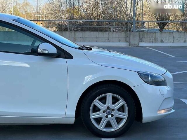 Вольво В40, объемом двигателя 1.6 л и пробегом 307 тыс. км за 8900 $, фото 15 на Automoto.ua