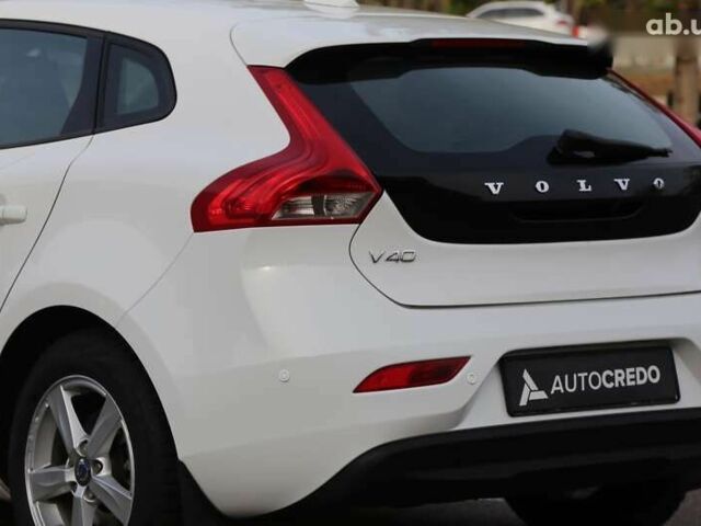 Вольво В40, объемом двигателя 1.6 л и пробегом 144 тыс. км за 11900 $, фото 7 на Automoto.ua