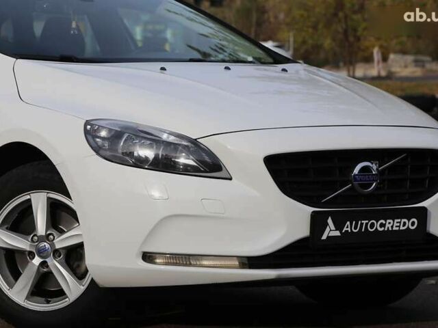 Вольво В40, объемом двигателя 1.6 л и пробегом 144 тыс. км за 11900 $, фото 3 на Automoto.ua