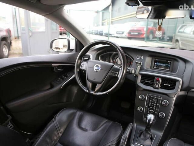 Вольво В40, объемом двигателя 1.6 л и пробегом 144 тыс. км за 11900 $, фото 12 на Automoto.ua