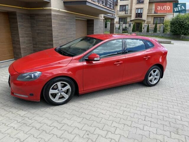 Вольво В40, объемом двигателя 1.56 л и пробегом 224 тыс. км за 11000 $, фото 2 на Automoto.ua