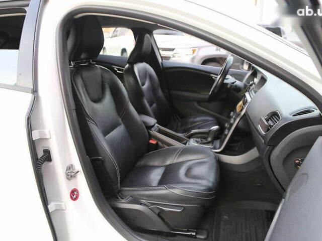 Вольво В40, объемом двигателя 1.6 л и пробегом 144 тыс. км за 11900 $, фото 11 на Automoto.ua