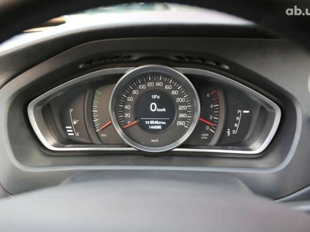 Вольво В40, объемом двигателя 1.6 л и пробегом 144 тыс. км за 11900 $, фото 16 на Automoto.ua