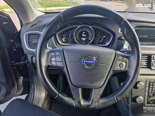 Вольво В40, объемом двигателя 1.6 л и пробегом 142 тыс. км за 12699 $, фото 17 на Automoto.ua