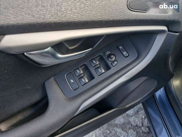 Вольво В40, объемом двигателя 1.6 л и пробегом 142 тыс. км за 12699 $, фото 12 на Automoto.ua