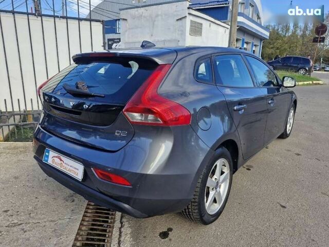 Вольво В40, объемом двигателя 1.6 л и пробегом 142 тыс. км за 12699 $, фото 5 на Automoto.ua