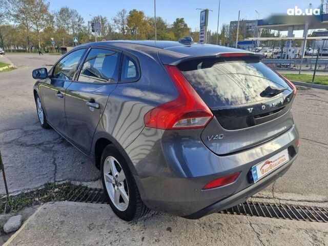 Вольво В40, объемом двигателя 1.6 л и пробегом 142 тыс. км за 12699 $, фото 3 на Automoto.ua