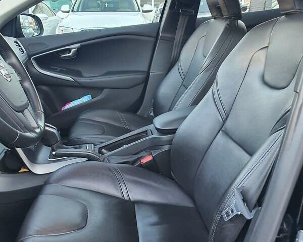 Вольво В40, объемом двигателя 2 л и пробегом 41 тыс. км за 14250 $, фото 14 на Automoto.ua