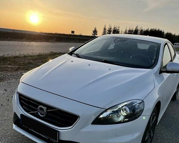 Вольво V40, об'ємом двигуна 1.97 л та пробігом 259 тис. км за 12700 $, фото 9 на Automoto.ua