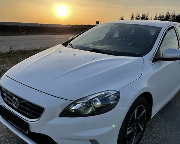 Вольво V40, об'ємом двигуна 1.97 л та пробігом 259 тис. км за 12700 $, фото 19 на Automoto.ua