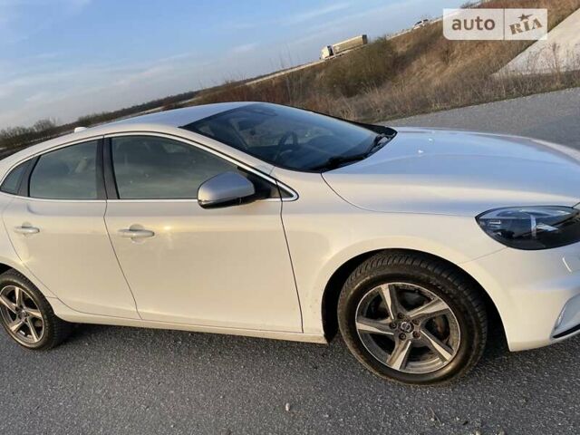 Вольво V40, об'ємом двигуна 1.97 л та пробігом 259 тис. км за 12700 $, фото 4 на Automoto.ua