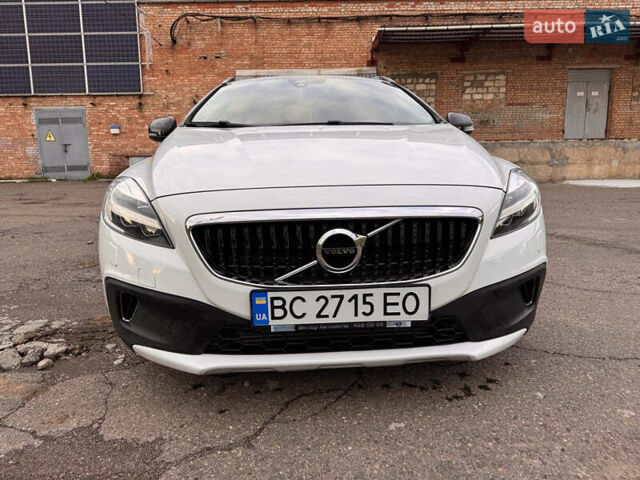 Вольво В40, объемом двигателя 2 л и пробегом 77 тыс. км за 18000 $, фото 3 на Automoto.ua