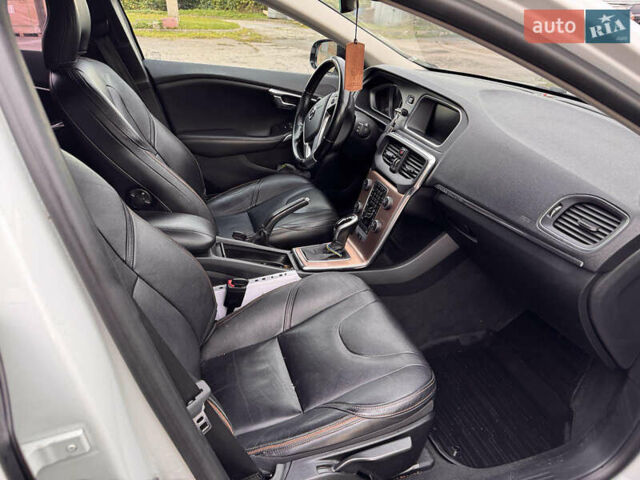 Вольво В40, объемом двигателя 2 л и пробегом 77 тыс. км за 18000 $, фото 4 на Automoto.ua