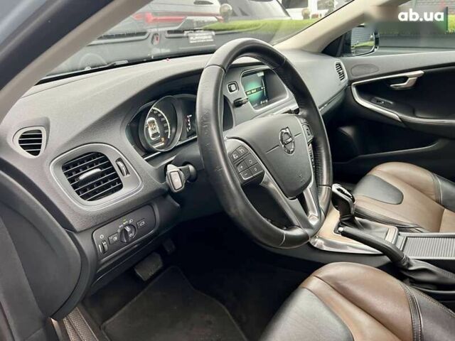 Вольво В40, объемом двигателя 0 л и пробегом 135 тыс. км за 17900 $, фото 14 на Automoto.ua